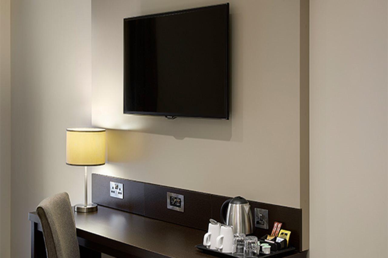 Premier Inn London Gatwick Airport South - London Road Crawley  Exteriör bild