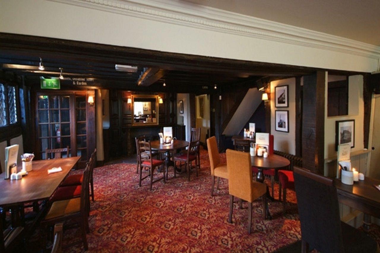 Premier Inn London Gatwick Airport South - London Road Crawley  Exteriör bild
