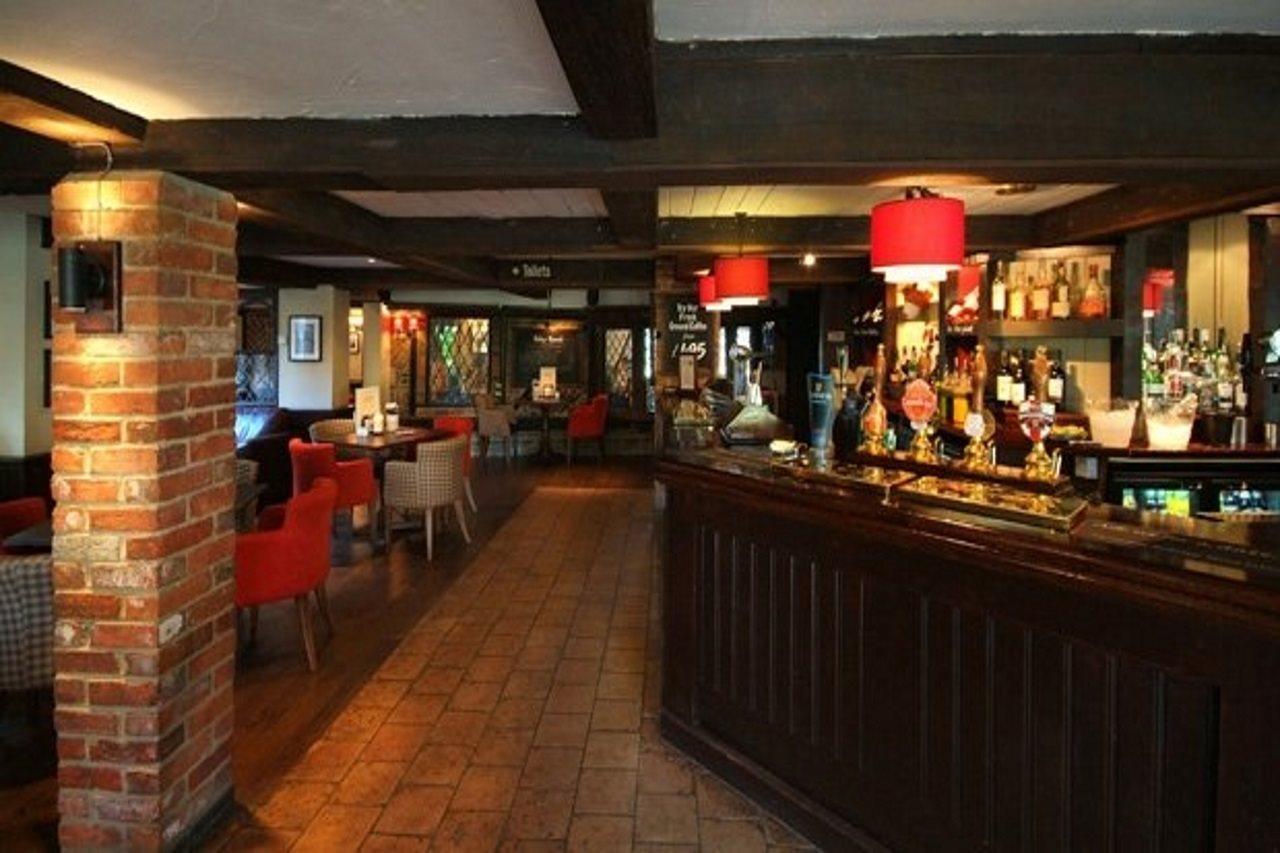 Premier Inn London Gatwick Airport South - London Road Crawley  Exteriör bild