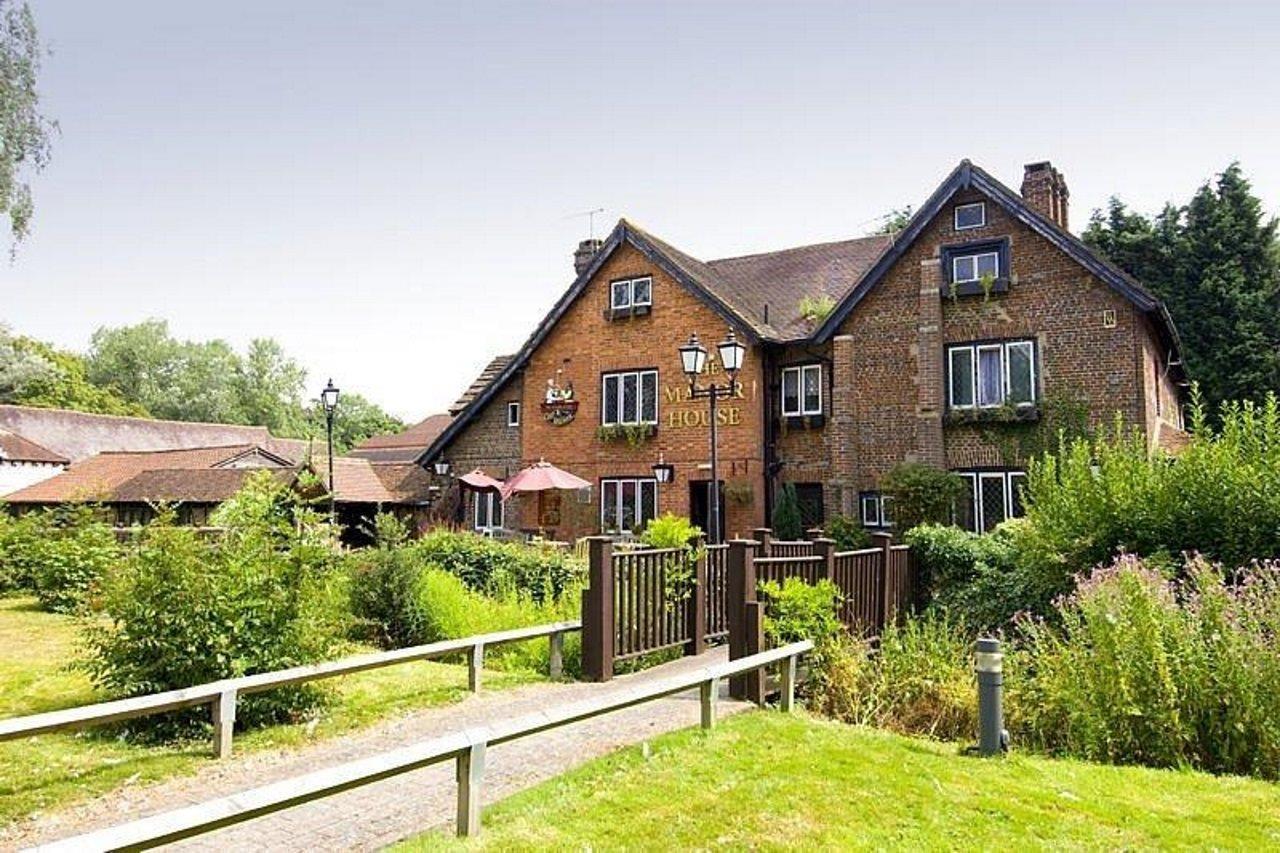 Premier Inn London Gatwick Airport South - London Road Crawley  Exteriör bild
